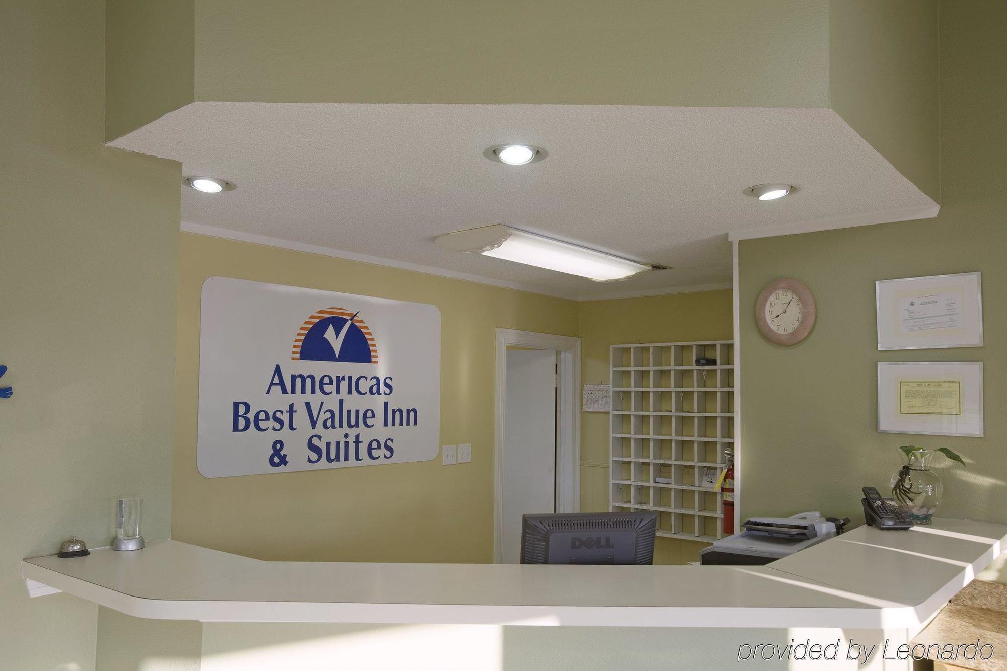 Super 8 By Wyndham Picayune Interior photo